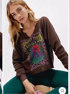 NWOT Daydreamer Pink Floyd Cosmic Pyramid Graphic Raw Thermal Raglan Tee